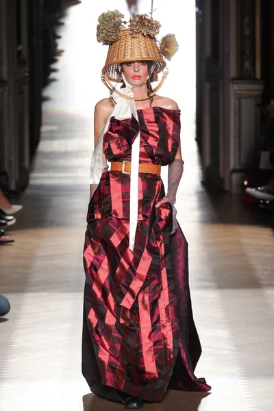 Look 15